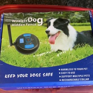 Wireless electric dog collar with base
